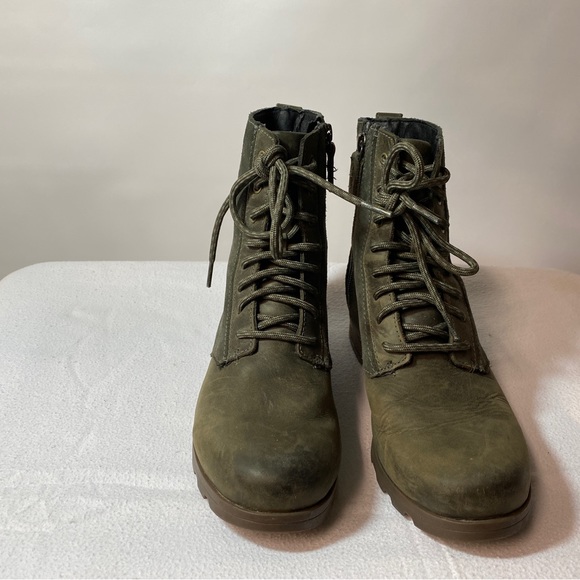 Sorel Alpine Tundra Waterproof Green Suede/Leather Boots - Picture 2 of 8